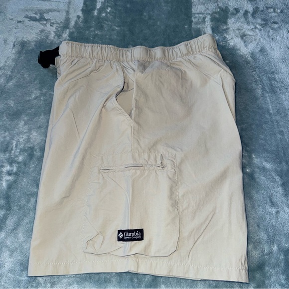 Columbia Woman’s Sandy River Khaki Tan Cargo Shorts Size Small - Picture 5 of 7